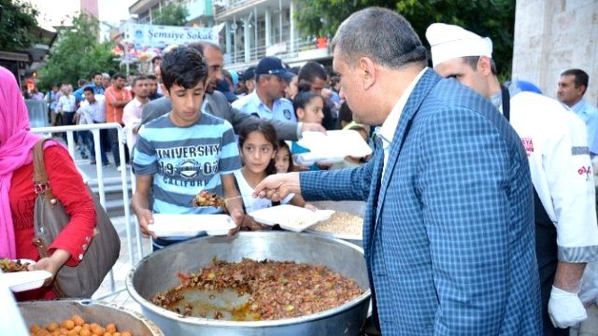 Başkan Gürkan, İftar Çadırını Ziyaret Etti