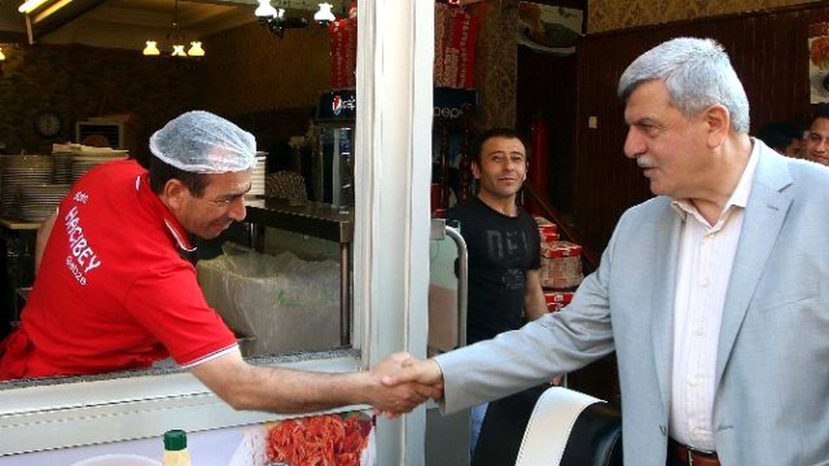 Başkan Karaosmanoğlu, Eski Çarşı Esnafını Ziyaret Etti