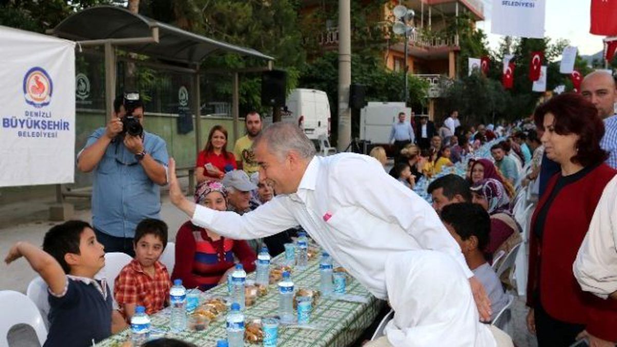 Başkan Zolan İftarda Vatandaşlarla Buluştu