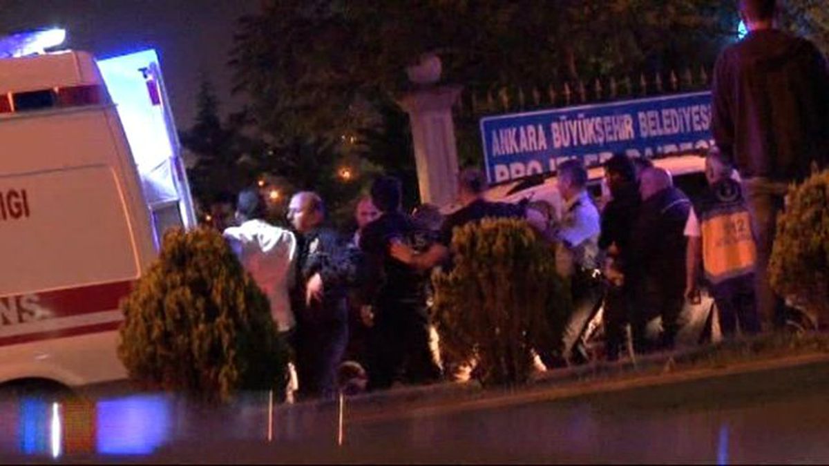 Başkent'te Sopalı Yol Kavgası! Kadınlar Gözyaşlarını Tutamadı