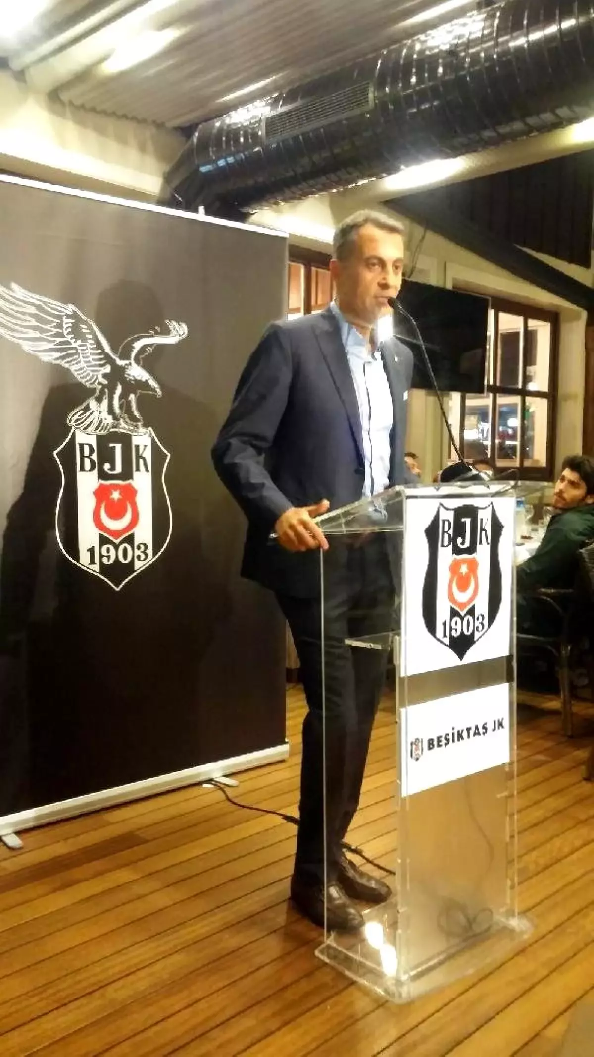 Beşiktaş Kulübü Başkanı Fikret Orman, İftar Yemeği Verdi