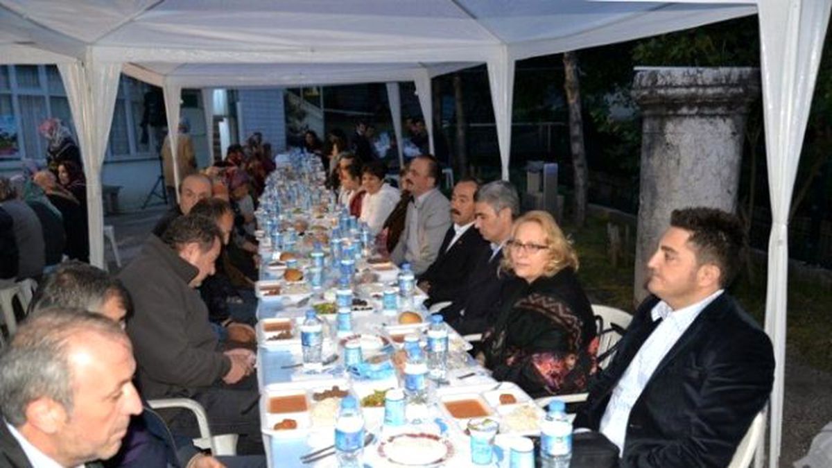 Bolu\'da Hergün Başka Bir Mahallede Ramazan Coşkusu Yaşanıyor