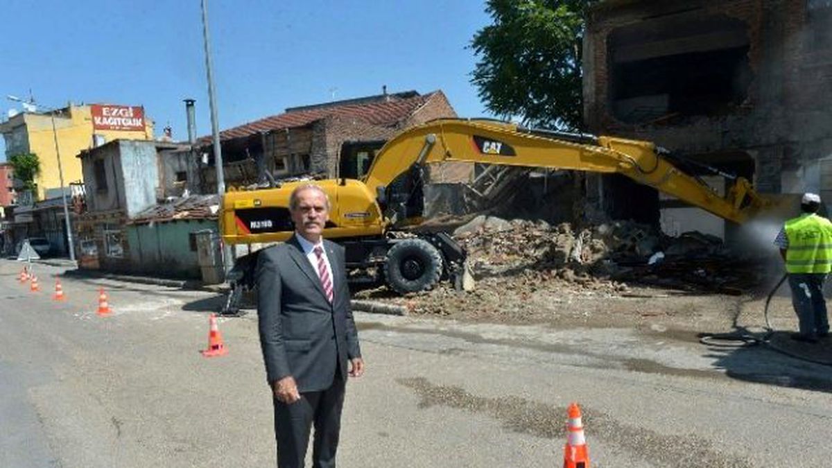 Bursa Yıkılarak Güzelleşiyor