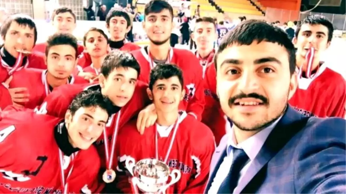 Buzda Şampiyon Erzurum Gençlik