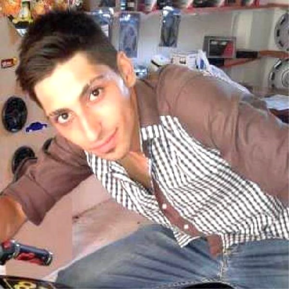 21 Yaşındaki Genç Facebook'ta İntihar Notu Yazıp Kendini Astı