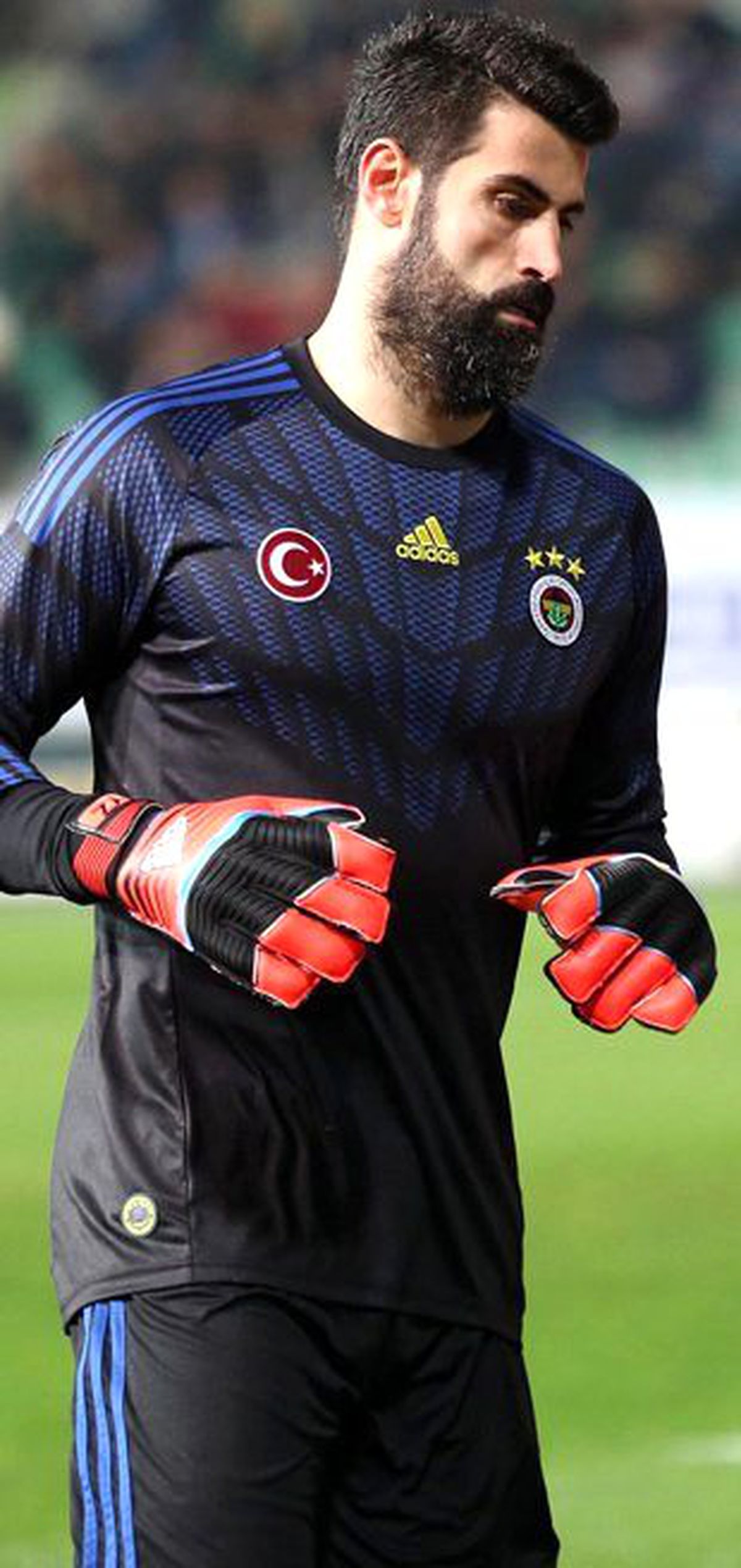 Fenerbahçe Yönetiminden Volkan'a: Yedek Kalırsan Sorun Çıkarma