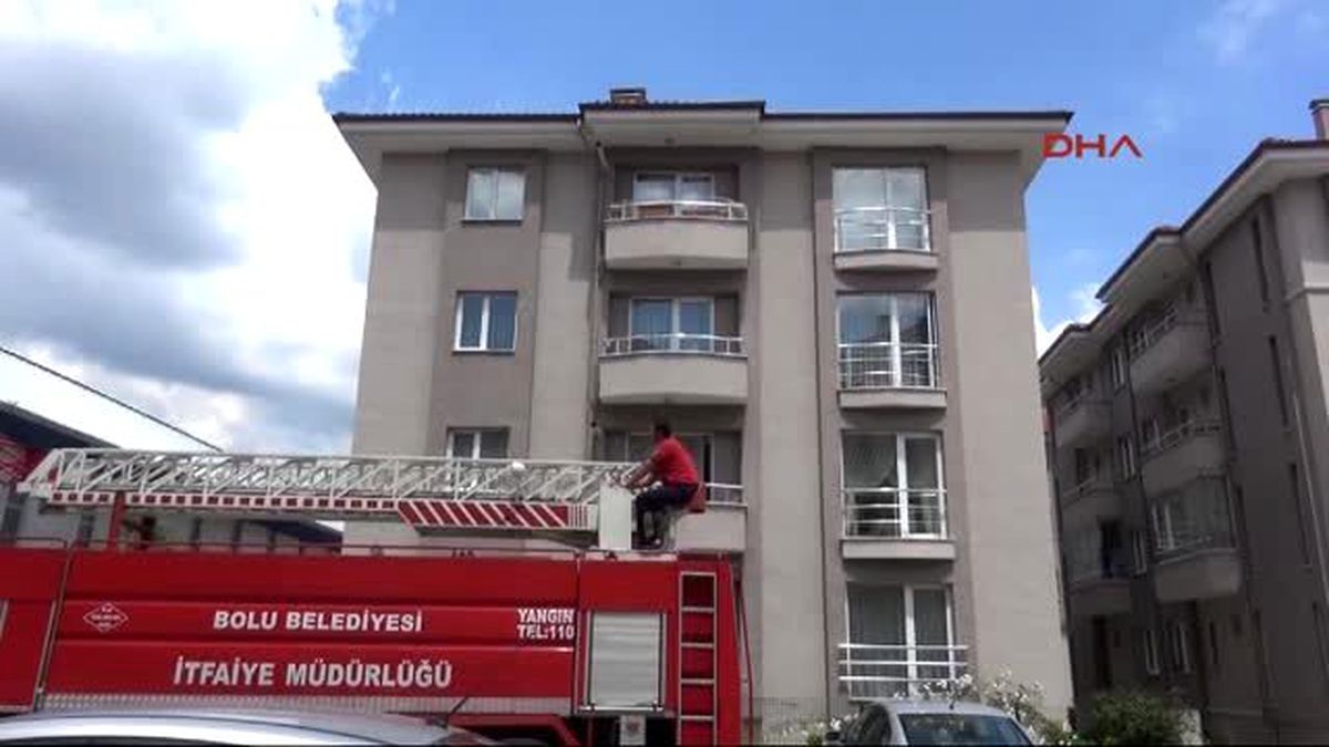 Fileye Takılan Güvercini İtfaiye Kurtardı