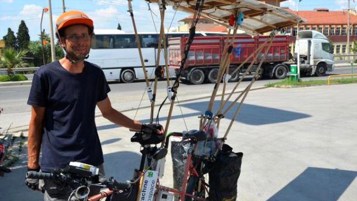 Güneş Enerjili Bisikletiyle Fransa\'dan Geldi