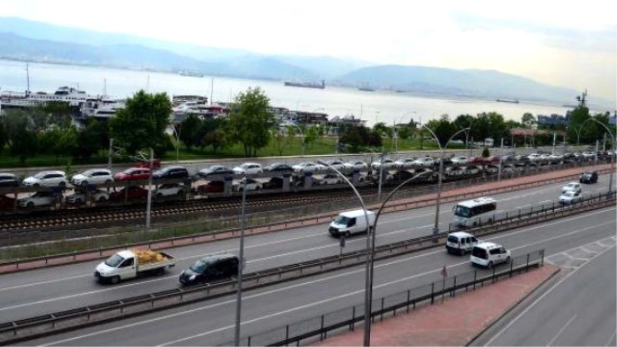 İthal Lüks Otomobiller Vagonlarla Sevkedildi