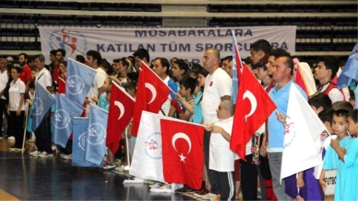 İzmir İl Spor Merkezleri Açıldı