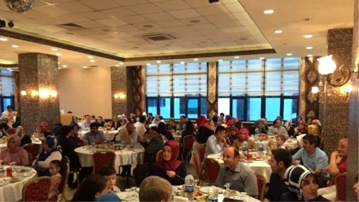 Kargı Tepearkası Köyü Derneği İstanbulda İftar Yemeği Düzenledi
