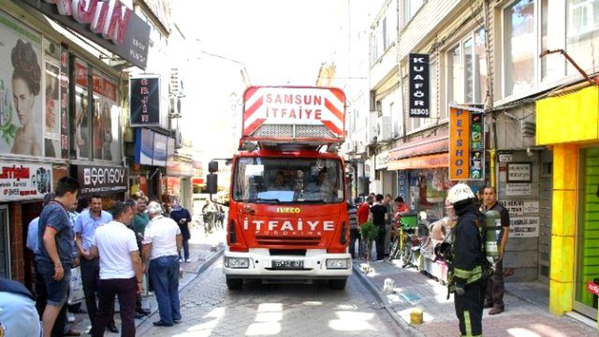 Ocakta Unutulan Yemek Yangın Çıkardı