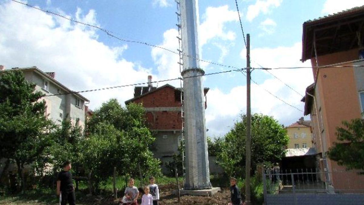 Sandıklı\'nın Fatih Mahallesi Kurulan Baz İstasyonundan Rahatsız
