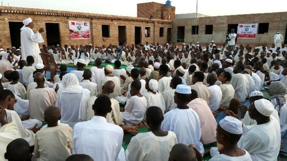 Sudan\'da Yetimler İhlas Vakfının Yardımları ile Güldü