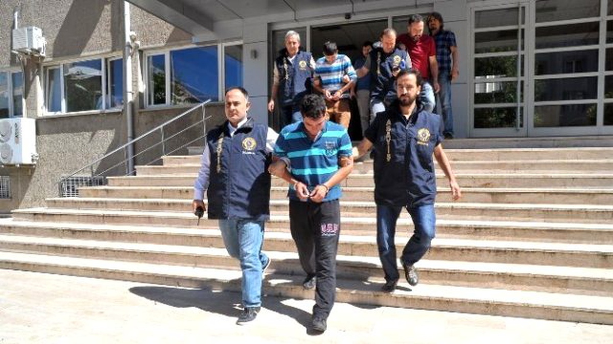 Uşak\'ta Sahte Altın Satmak İsteyen 2 Kişi Yakalandı