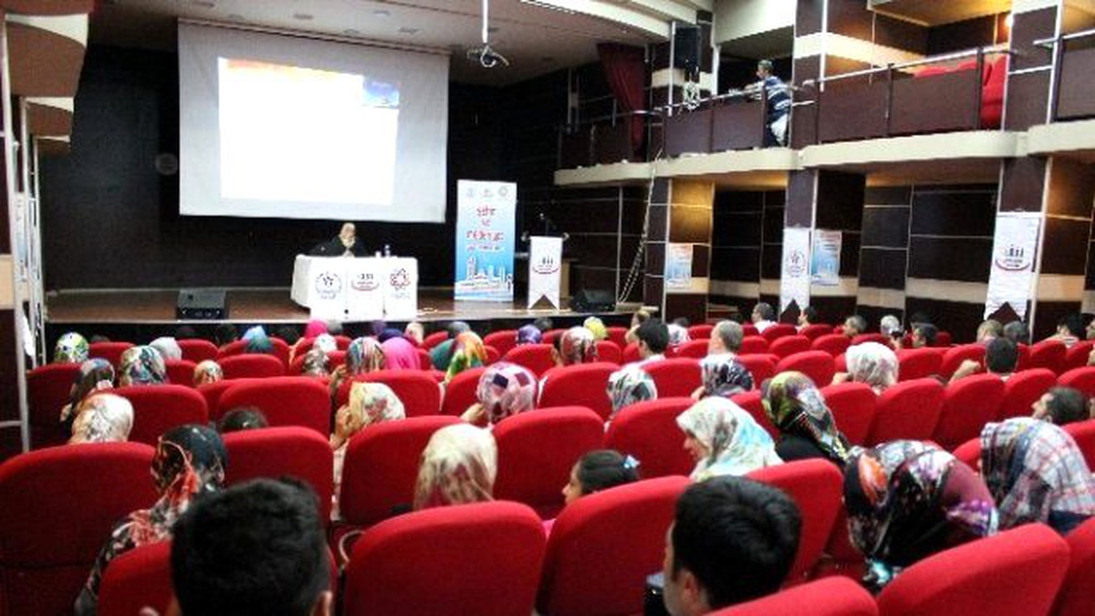 Yelda Polat, \'Şehir ve Medeniyet Buluşmaları\'na Konuk Oldu