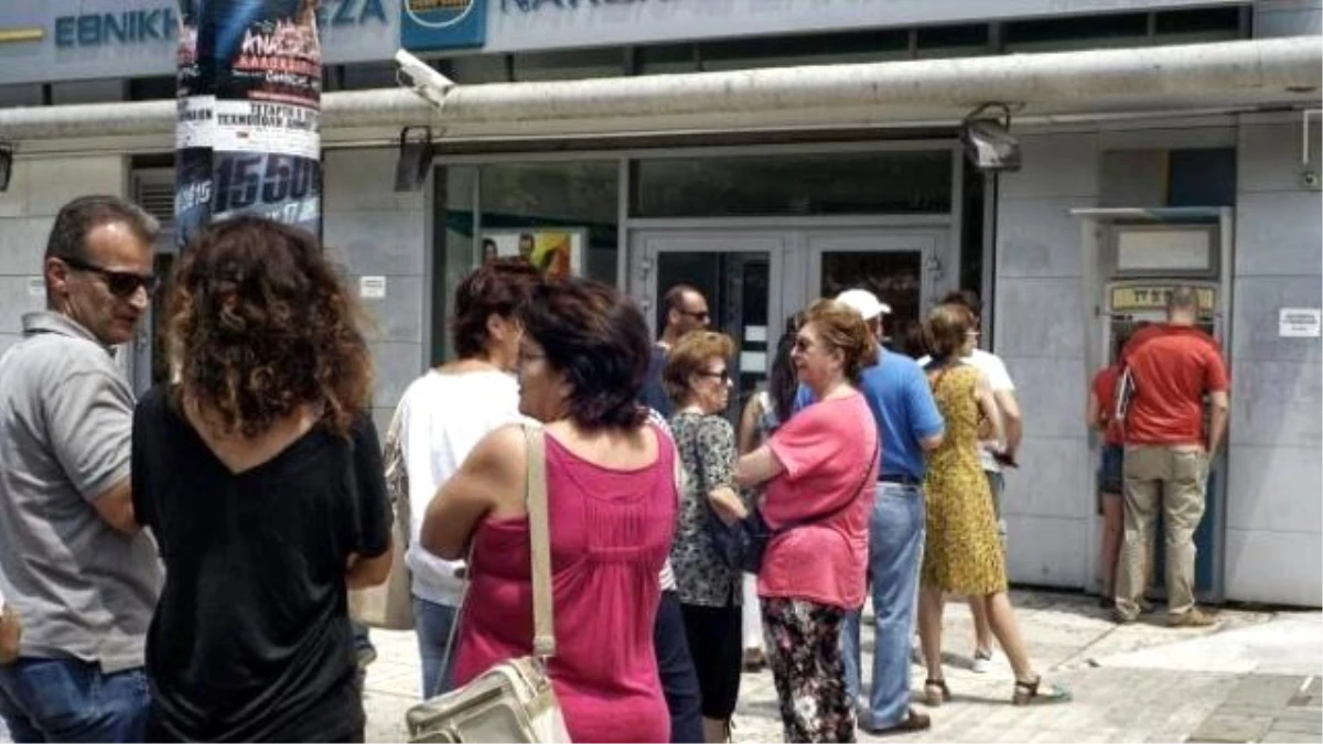 Yunanistan\'da Bankalar ve Borsa Açılmayacak