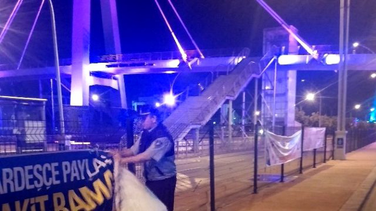 Zabıta\'dan İzinsiz Afişlere Ceza