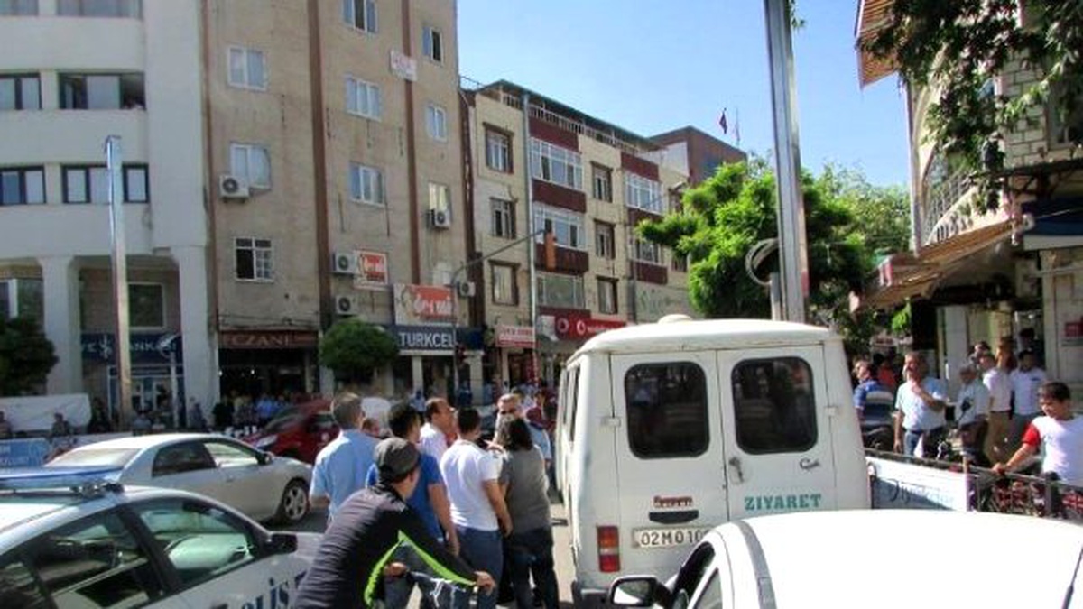 Adıyaman\'da, Yol Verme Kavgası