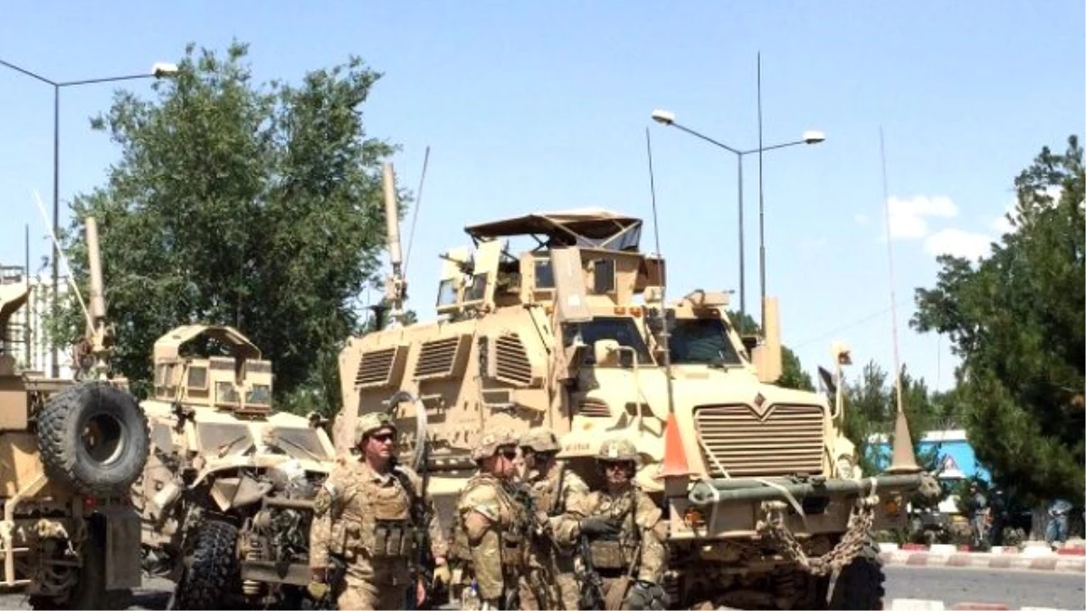 Afganistan\'da NATO Birliklerine Saldırı: 7 Ölü