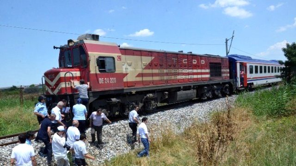 Akhisar\'da Tren Kazası: 1 Ölü