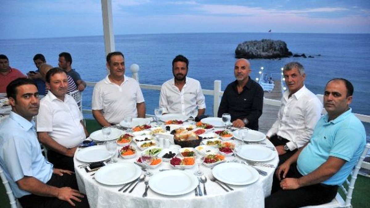 Albimo Alanyaspor Yönetim Kurulu Üyeleri İftarda Bir Araya Geldi