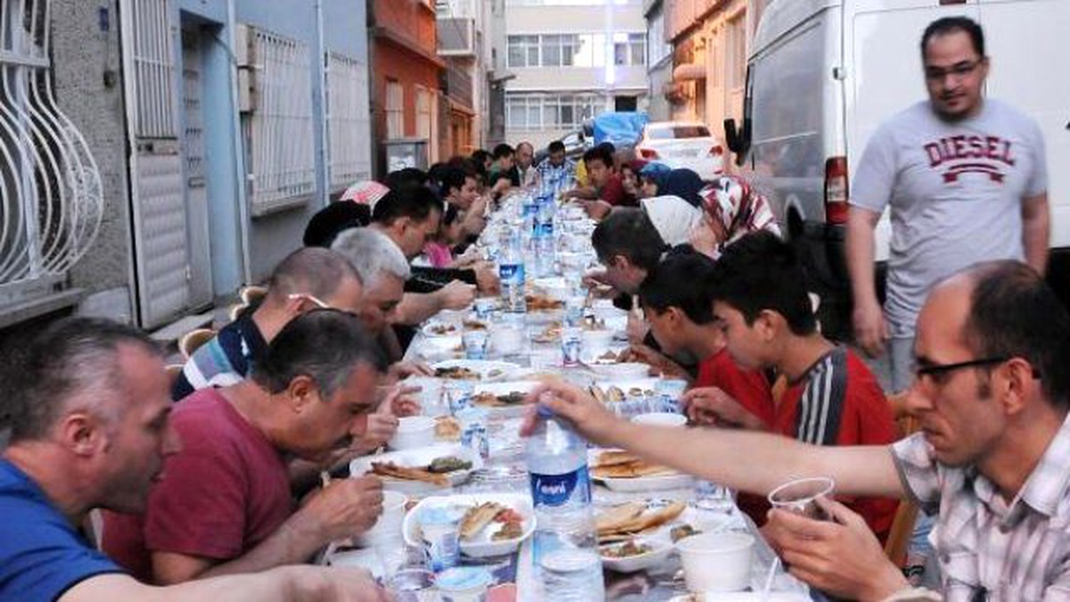 Altı Nokta Körler Derneği\'nden Sığınmacılara İftar