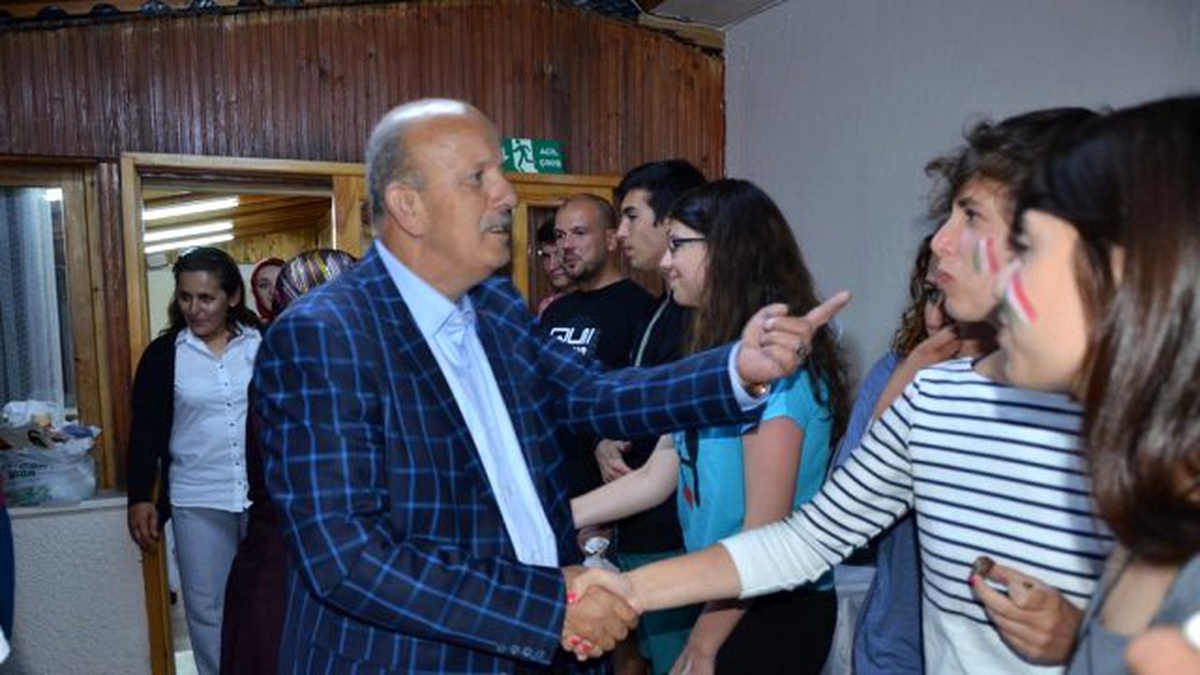 Avrupalılar İznik\'te Kına Yakıp, Damat Traşı Oldu