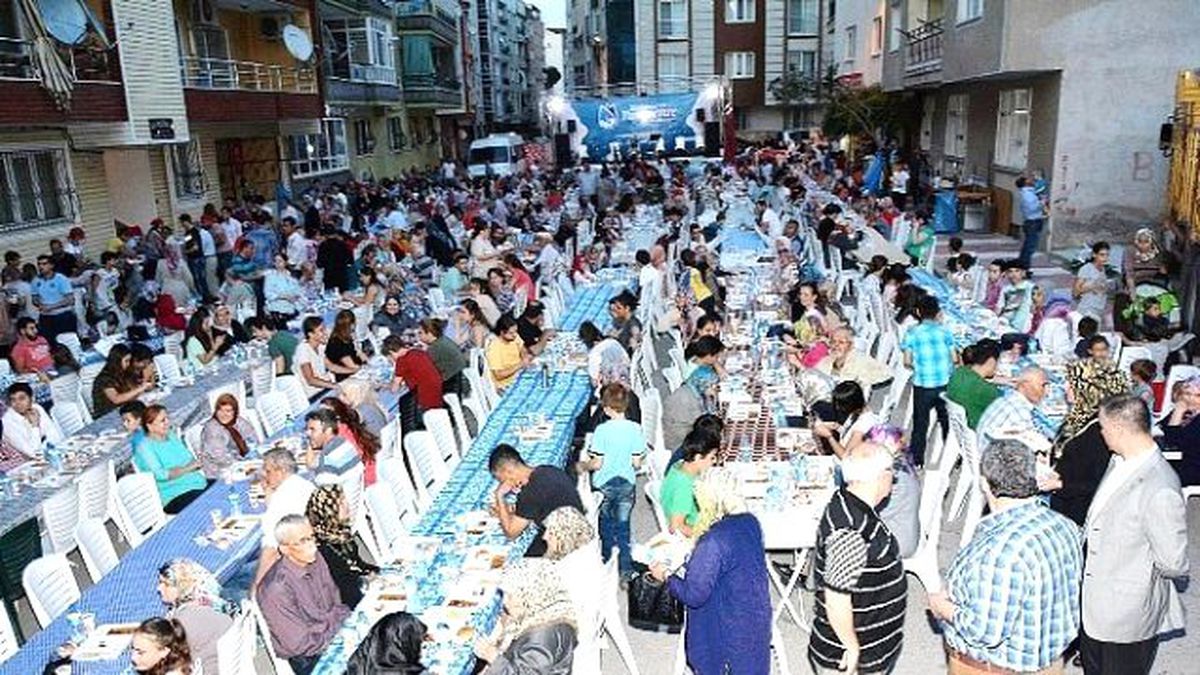 Başkan Çerçi 2 Bin Kişi ile İftarını Açtı