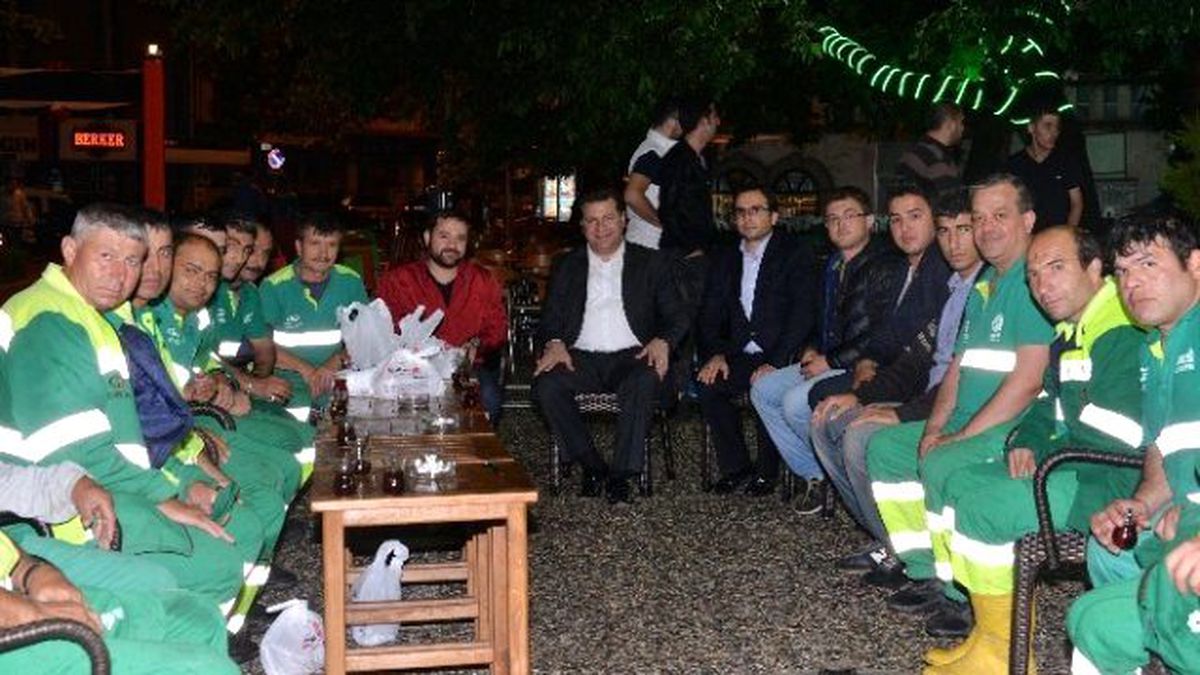 Başkan Yılmaz Gece Mesaisinde