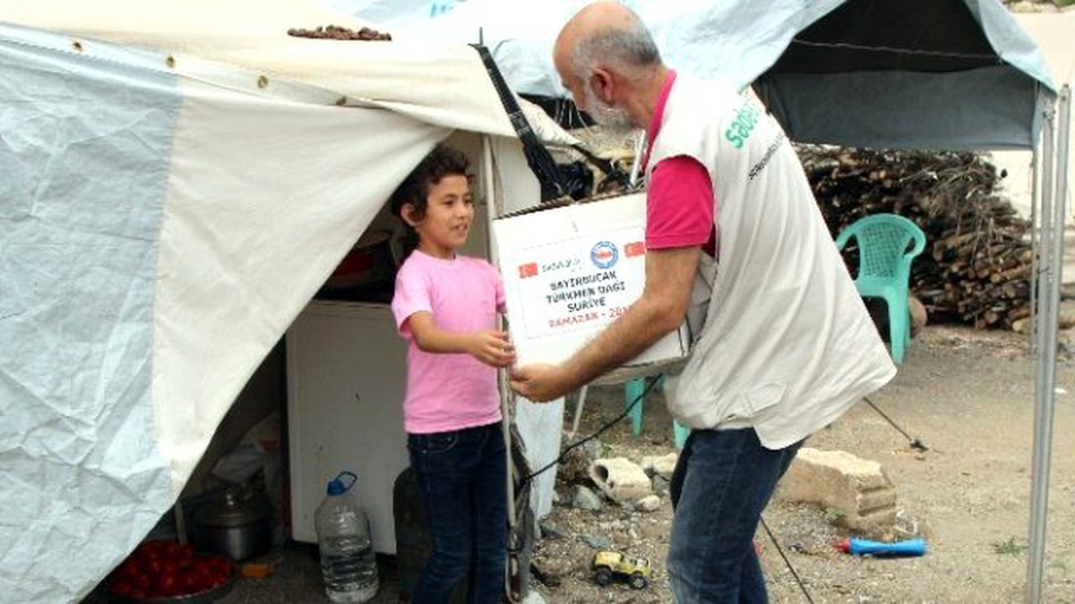 Bayırbucak Türkmenleri\'ne Gıda Kolisi Dağıtımı Yapıldı