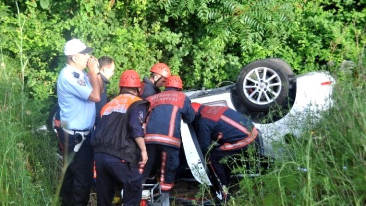 Beşiktaş\'ta Otomobil Şarampole Yuvarlandı: 1 Ölü, 2 Yaralı