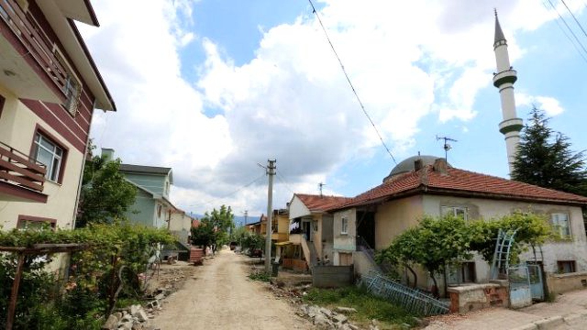 Bolu\'da Yol Açma ve Yenileme Çalışmaları Sürüyor