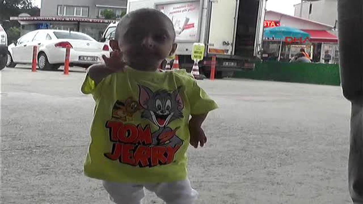 10 Yaşında, Boyu 60 Santim, Ağırlığı İse 5 Kilogram