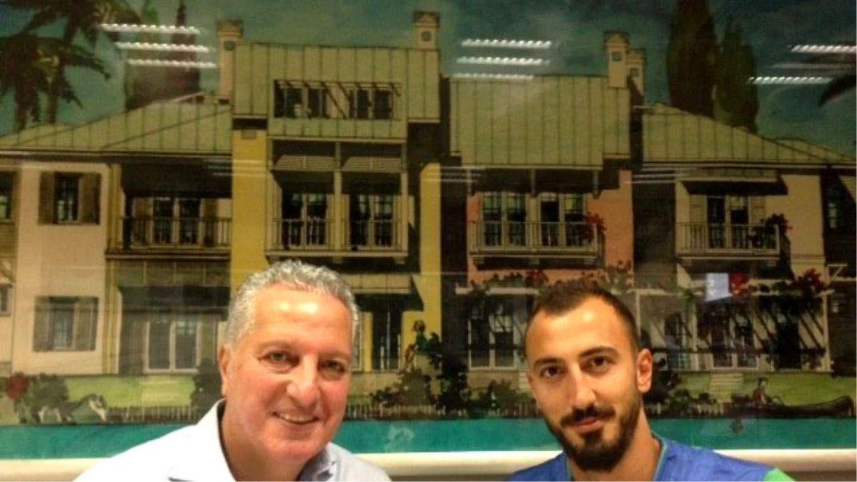 Çaykur Rizespor, Ahmet İlhan Özek ve Mehmet Akyüz ile Anlaştı