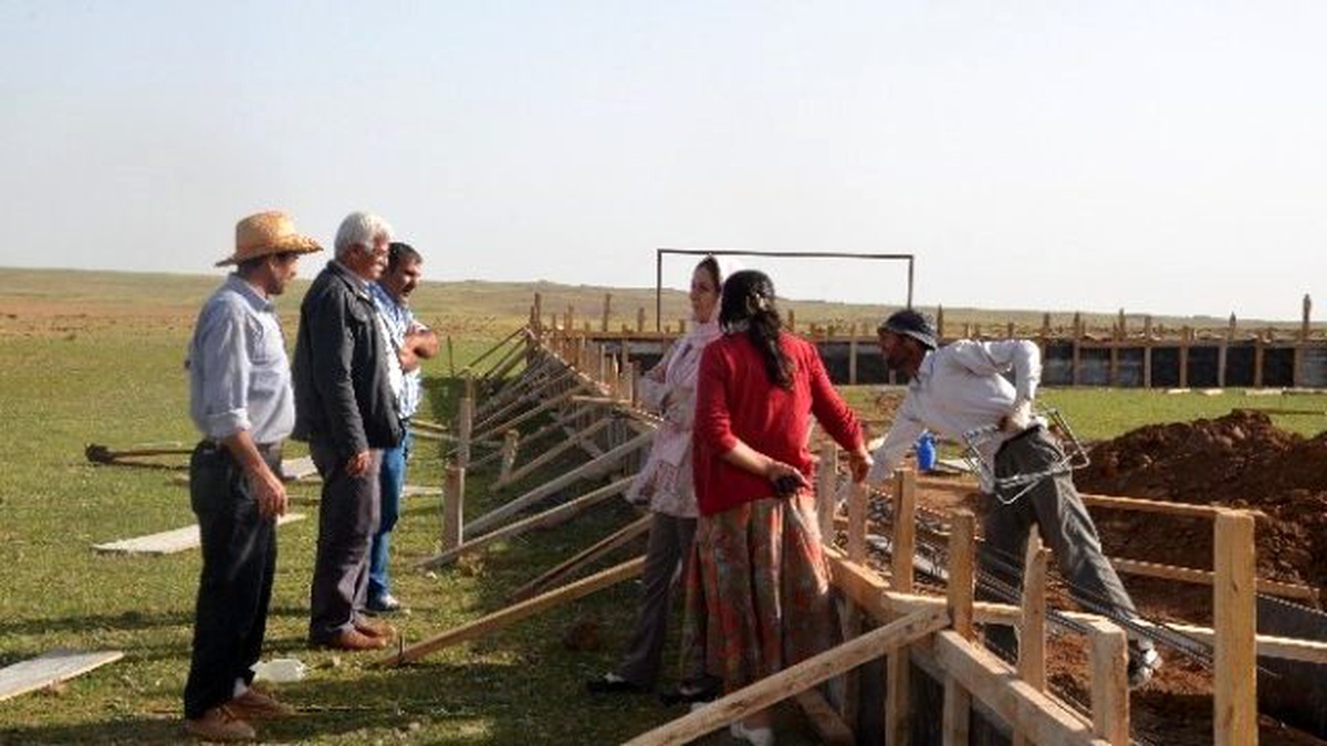 Erciş Belediyesi 5 Mahalle 5 Semt Spor Sahası Yapıyor