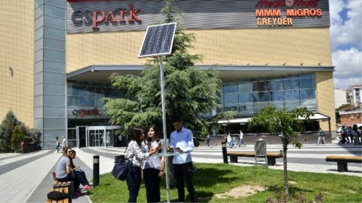Eskişehir\'de Güneş Enerjili Şarj İstasyonları