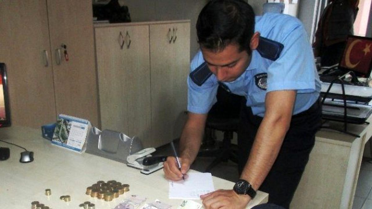 İzmit\'te Dilenciler Birkaç Saatte 395 Lira Kazanıyor