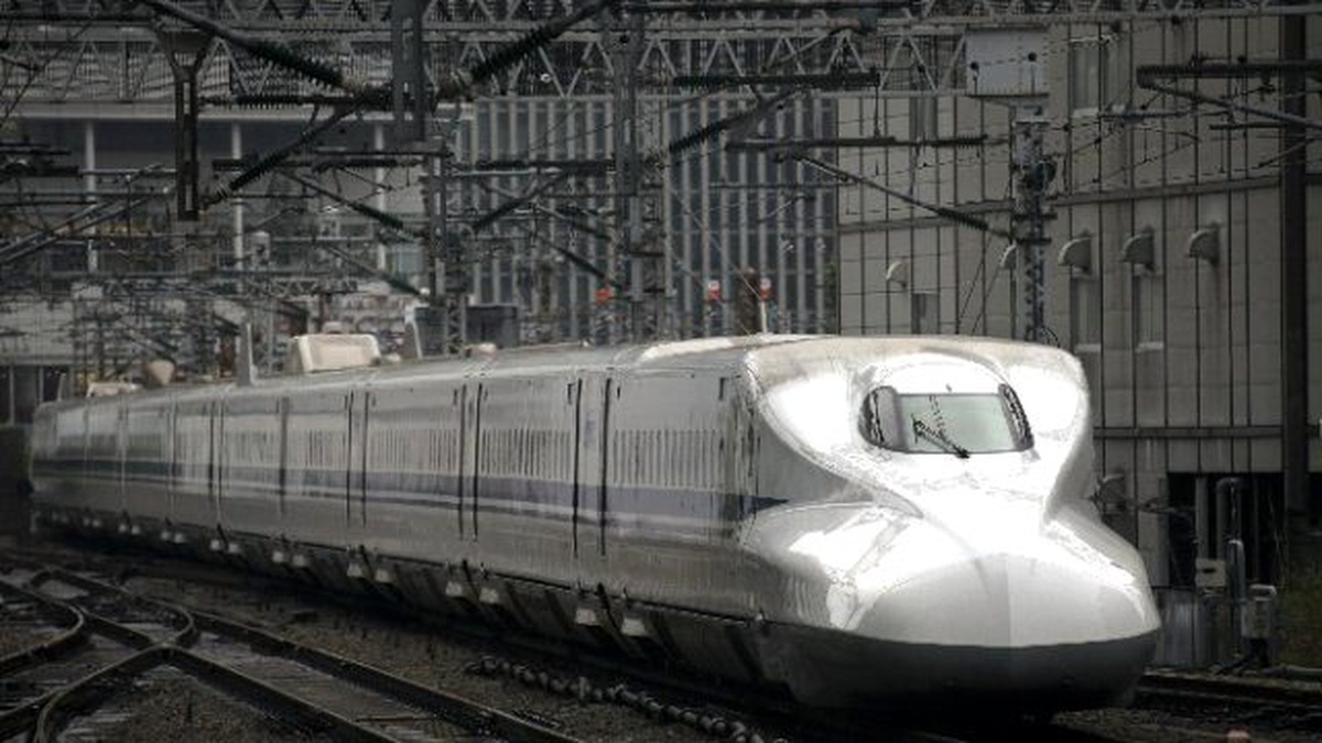 Japon Yolcu Hızlı Trende Kendini Ateşe Verdi: 2 Ölü