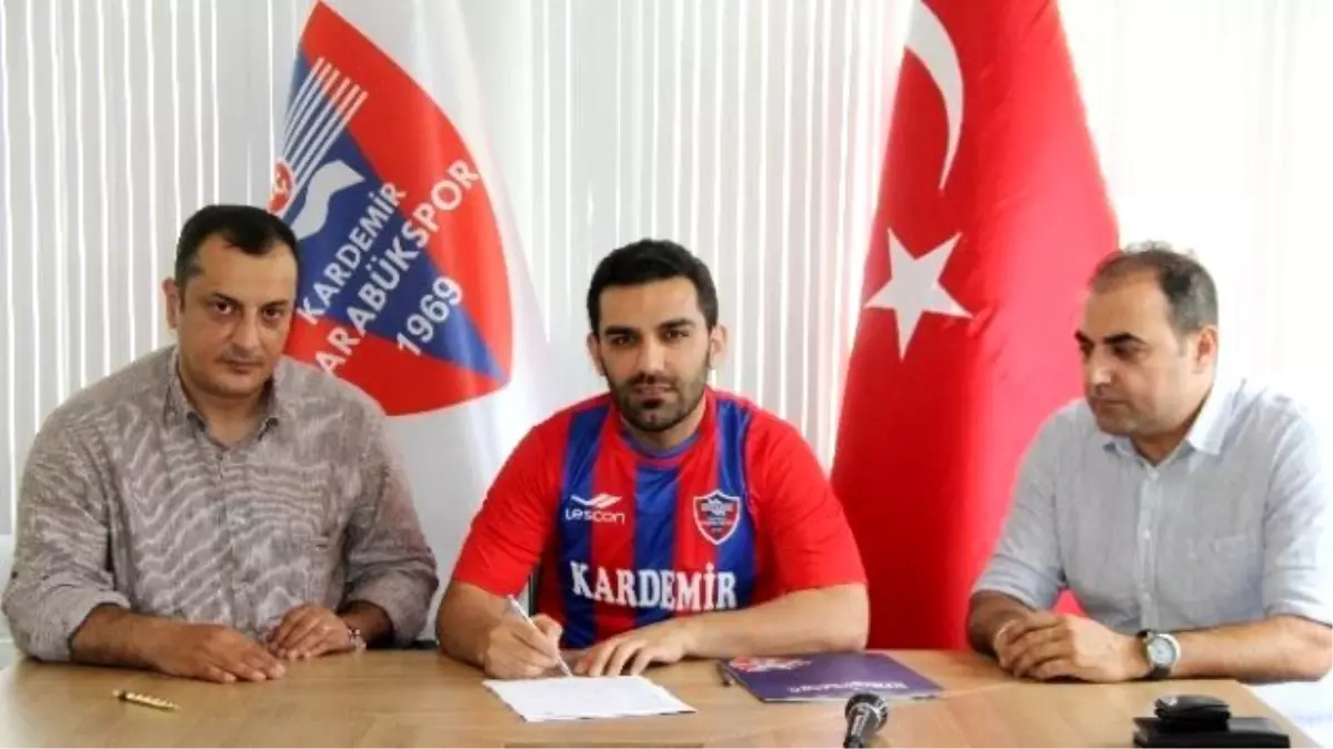 Karabükspor Bekir Ozan Has\'ı Kadrosuna Kattı