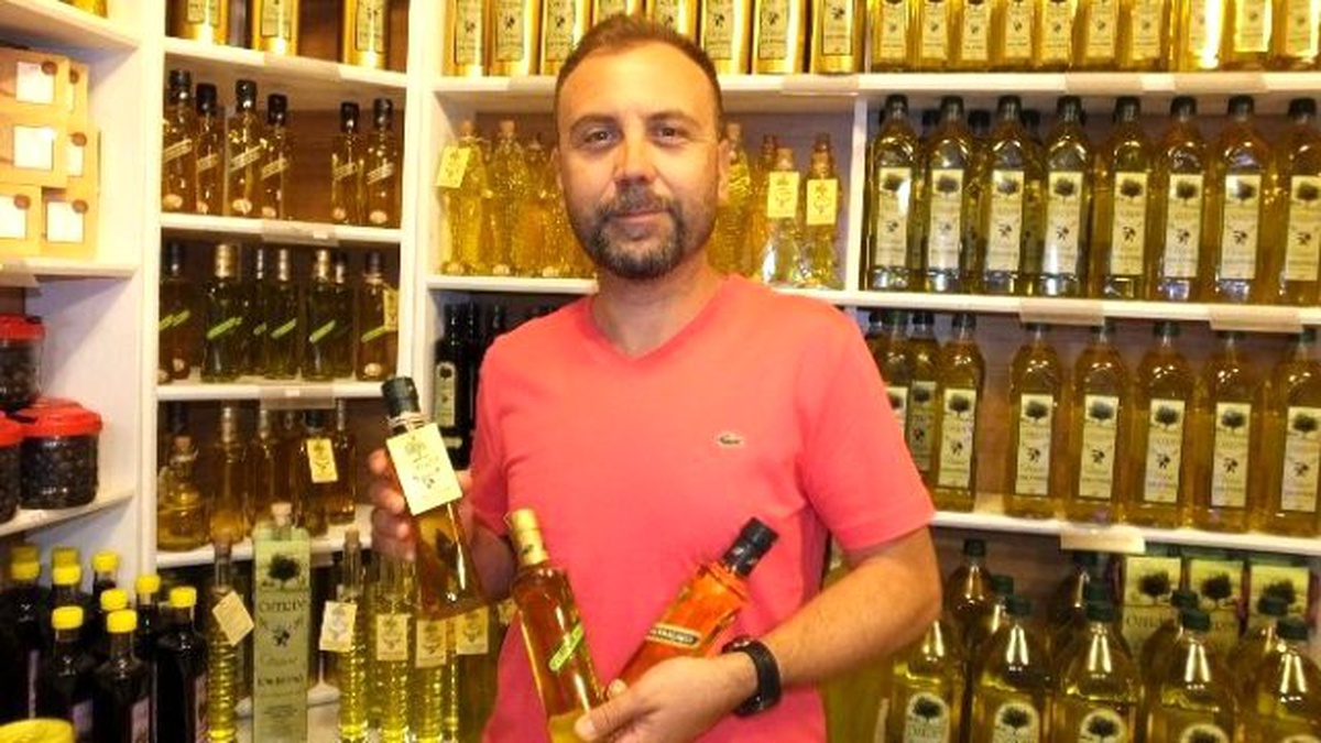 Kekik, Sarımsak ve Portakallı Zeytinyağı İlgi Görüyor