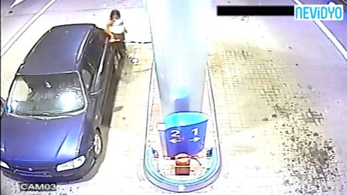 Kıskançlık Krizine Girip Bunu Yaptı!