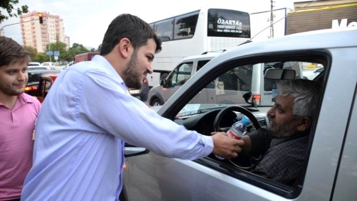 Konya Ak Gençlik\'ten "İftara 5 Kala" İftariyelik İkramı