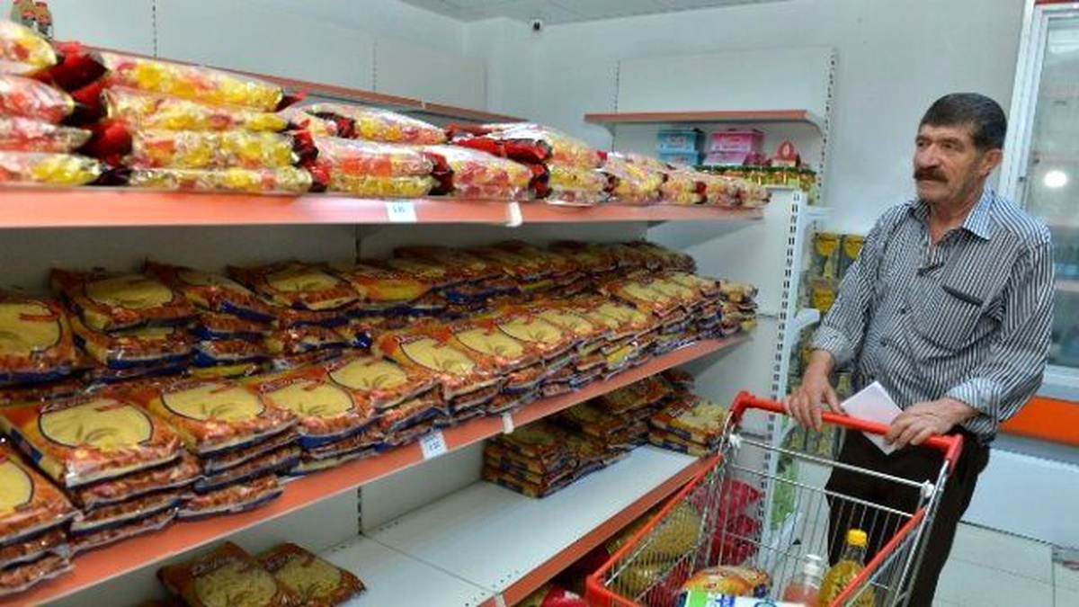 Konyaaltı\'nda Ücretsiz Alışveriş Yüzleri Güldürüyor
