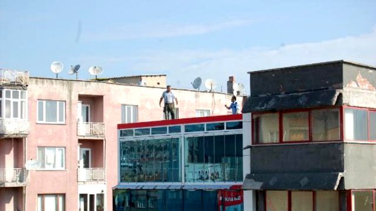 Motosikletine Ceza Kesilince 6\'ncı Kattan Atlamak İstedi