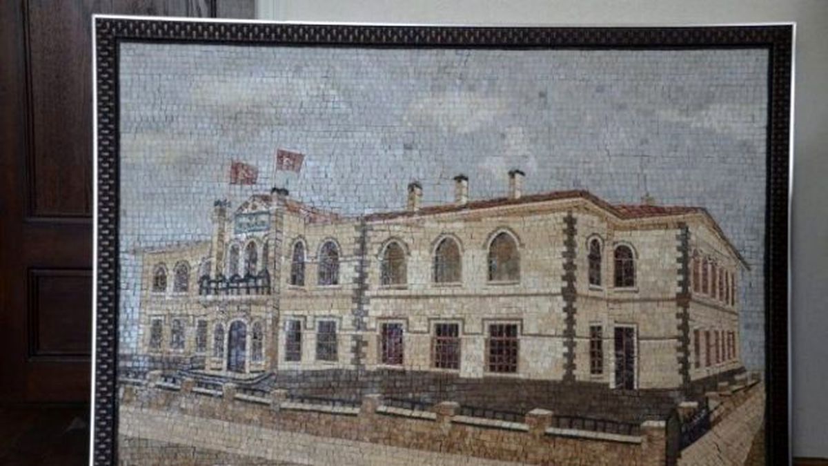 Mozaik Ustası Suriyeli Çiftten Valiye Hediye