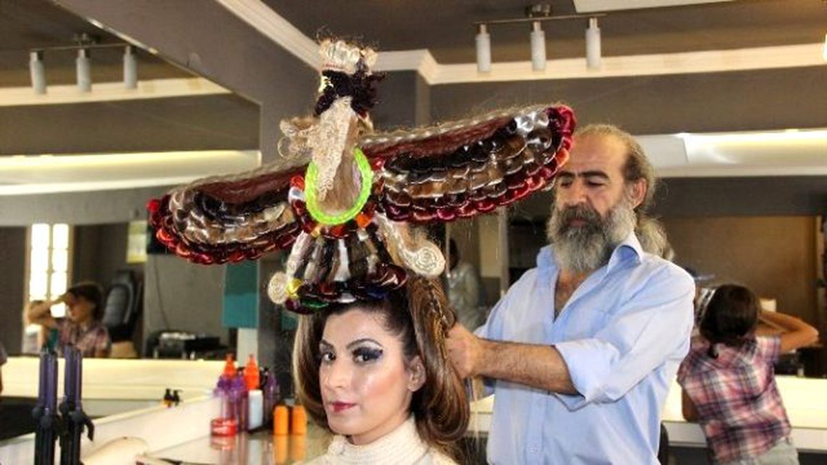 Tanınmış Kuaför Saç Tasarımlarıyla IŞİD'e Savaş Açtı