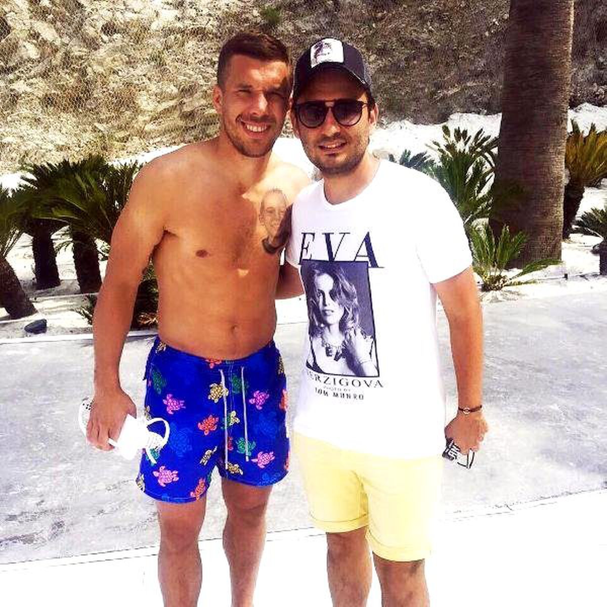 Podolski\'nin Antalya Tatili Sürüyor