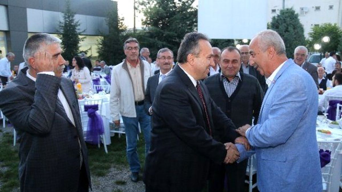 Vali Fidan Muhtarlarla İftar Açtı