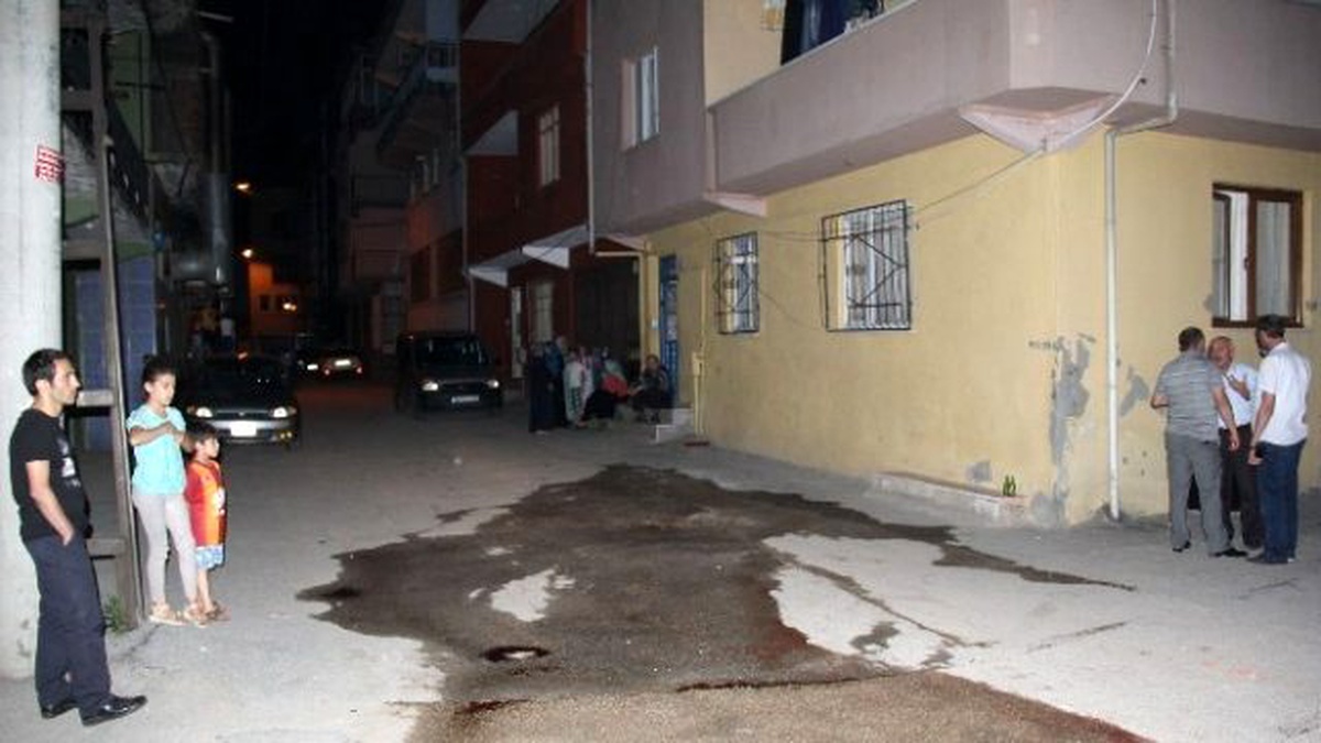 Bursa\'da 10 Yaşındaki Çocuk Balkondan Düşerek Hayatını Kaybetti